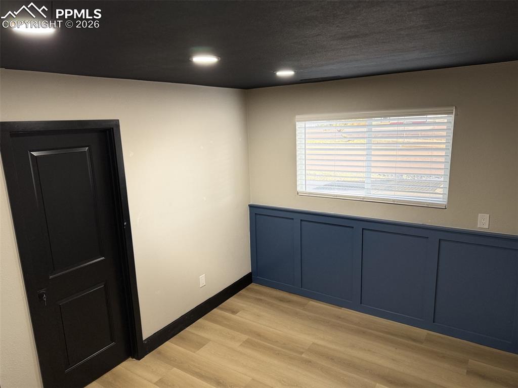 Image 17 of 24: Suite 106