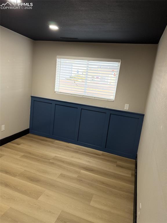 Image 19 of 24: Suite 106