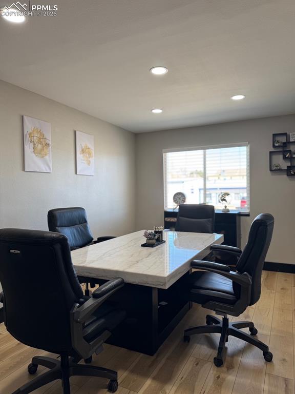 Image 22 of 24: Conference Room