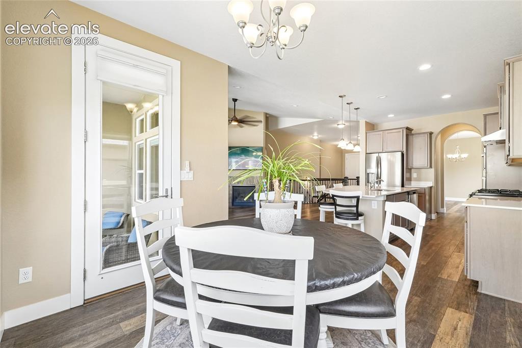 Image 7 of 43: Dining Area