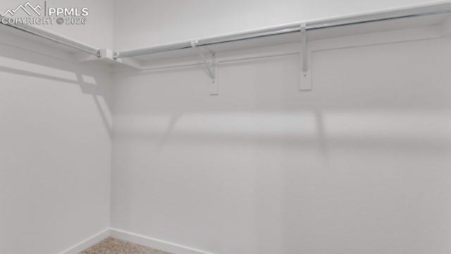 Image 19 of 23: Closet