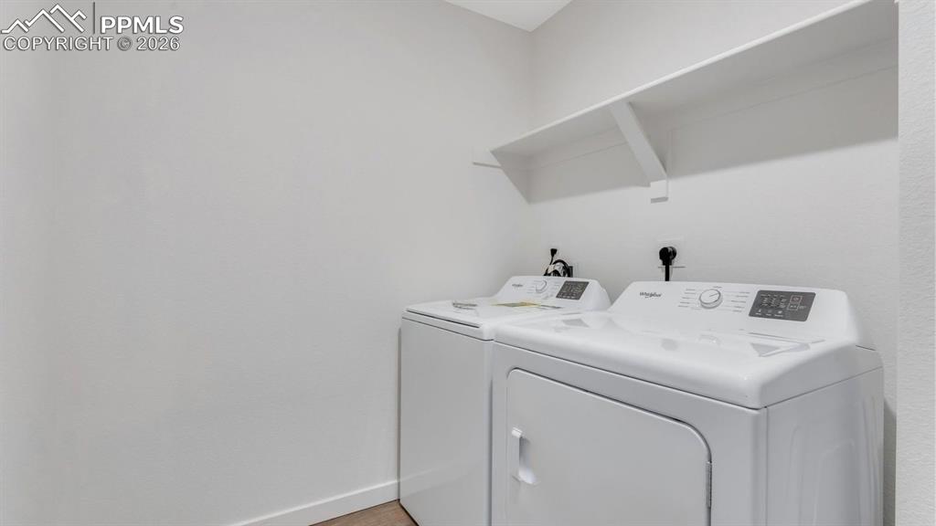 Image 23 of 23: Laundry