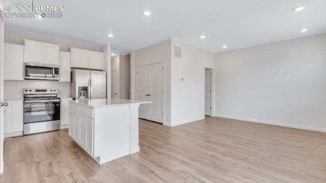 Image 8 of 23: Kitchen