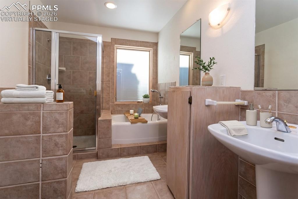 Image 14 of 50: Virtually Staged