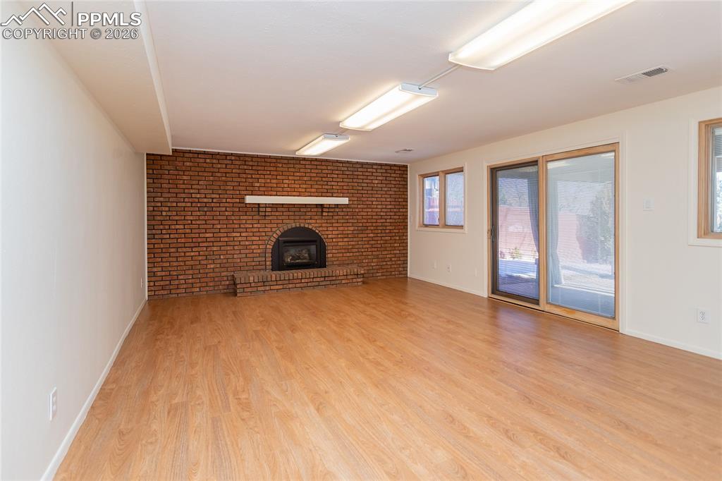 Image 31 of 50: Family Room