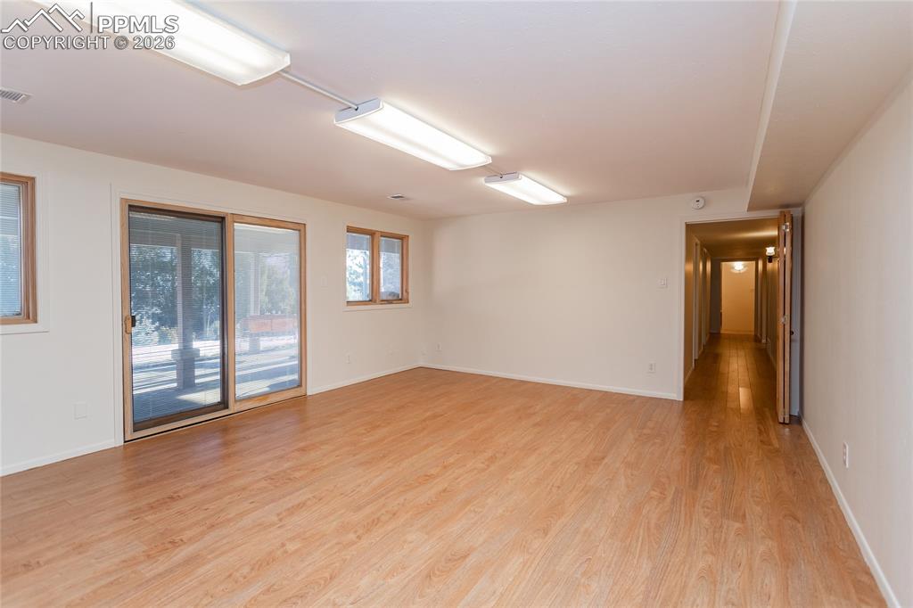 Image 32 of 50: Family Room