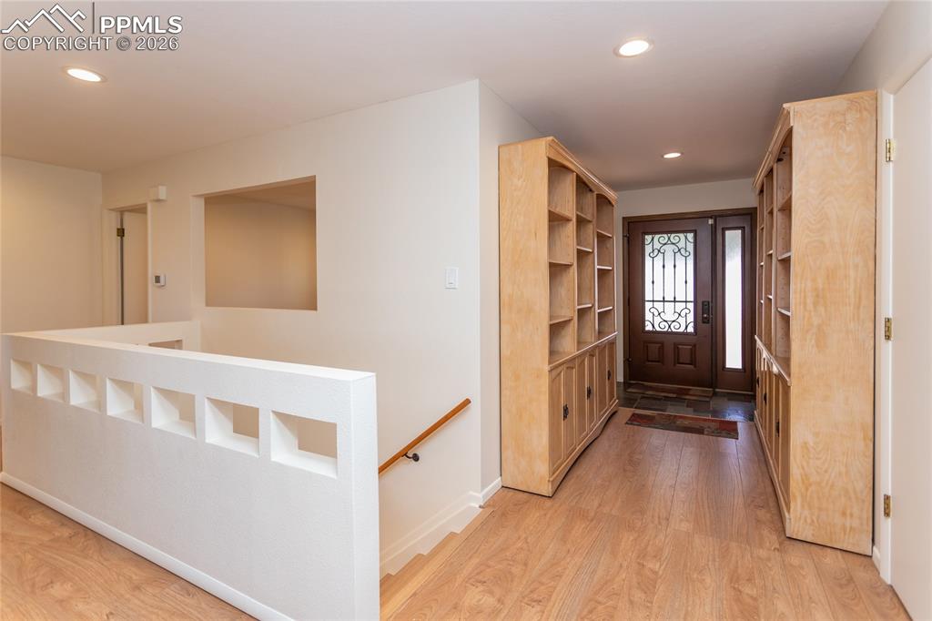 Image 6 of 50: Hallway