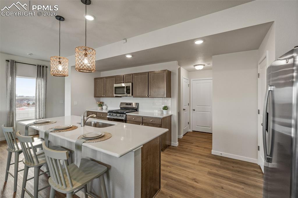 Image 17 of 46: Kitchen