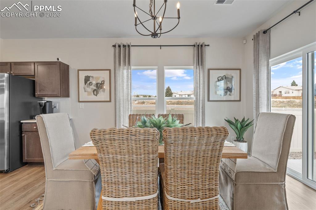 Image 24 of 46: Dining Area