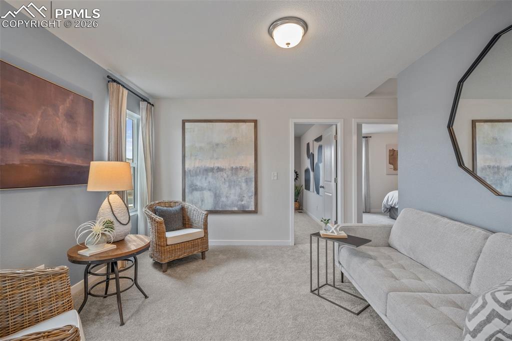 Image 28 of 46: Sitting Room