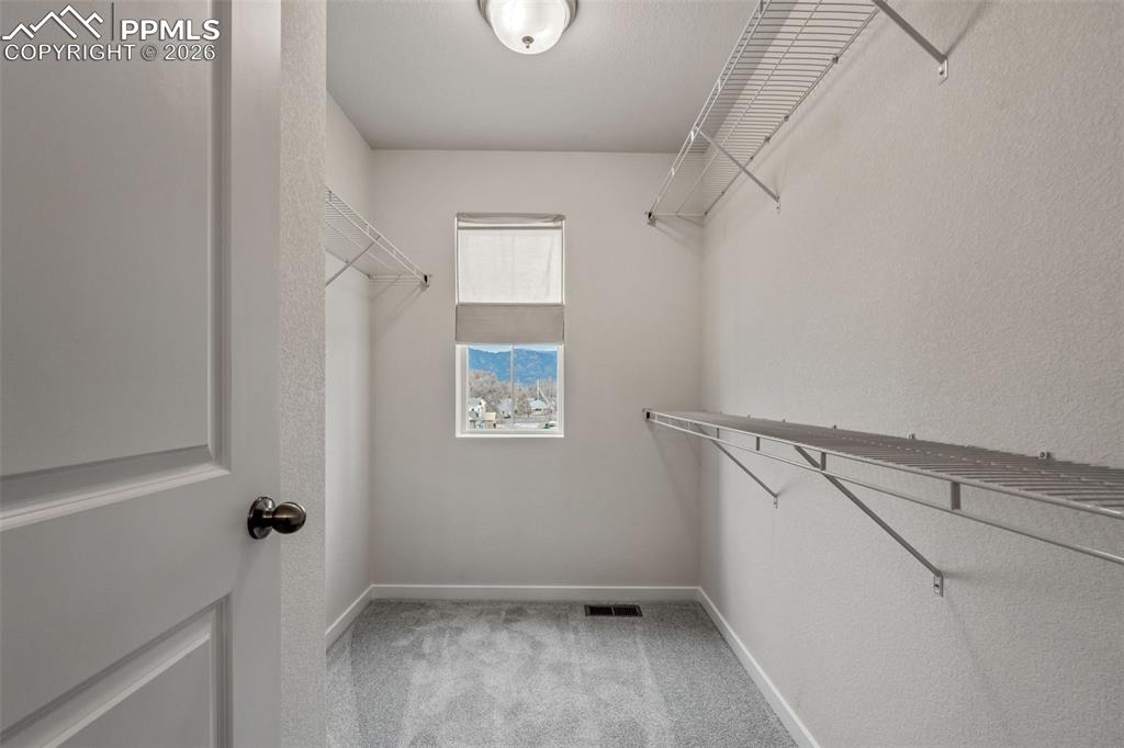 Image 40 of 46: Closet