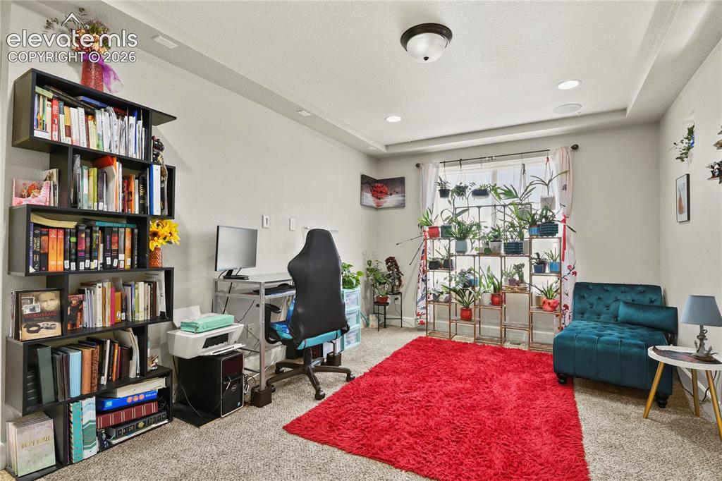 Image 16 of 41: Office