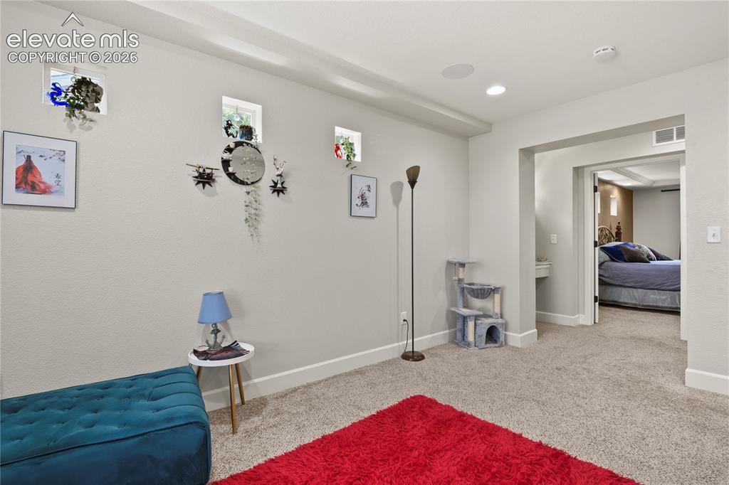 Image 17 of 41: Sitting Room