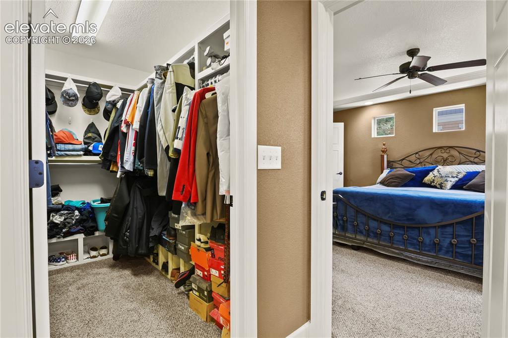 Image 22 of 41: Closet