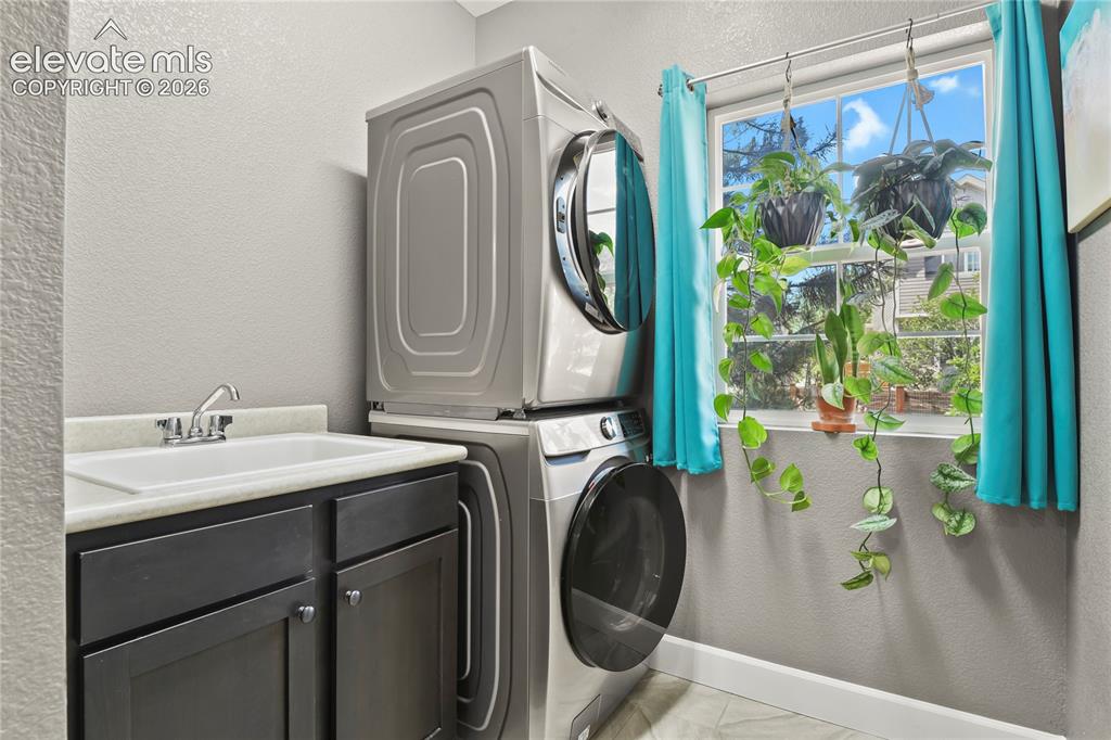 Image 26 of 41: Laundry