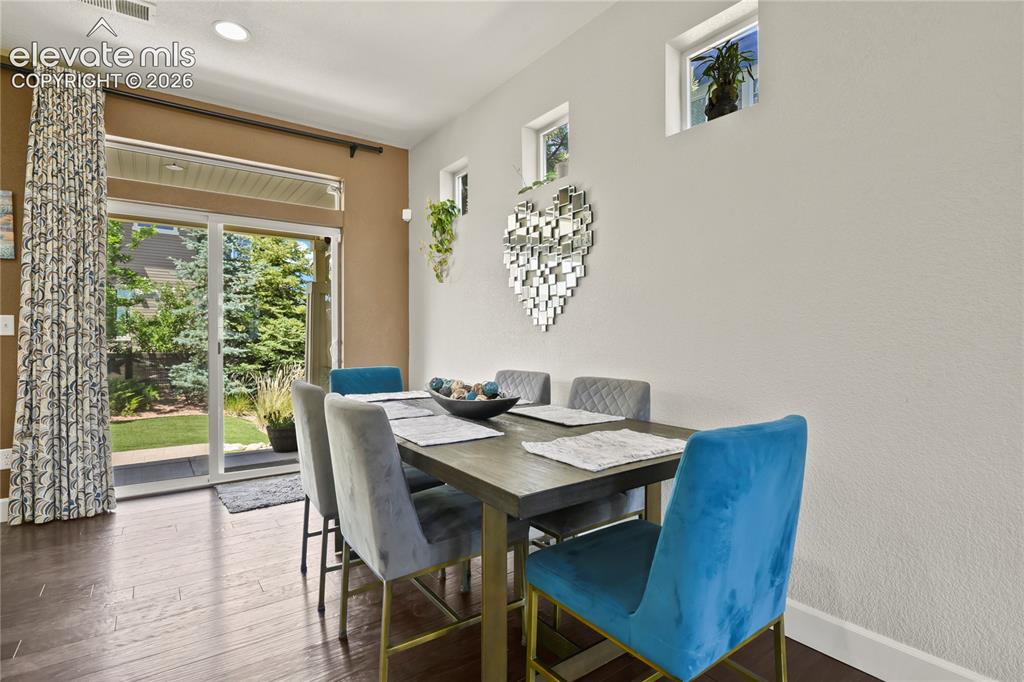Image 7 of 41: Dining Area