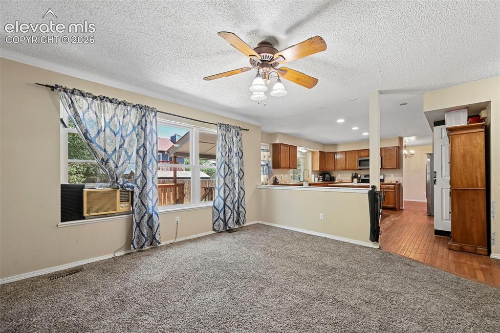 Image 10 of 34: Family Room