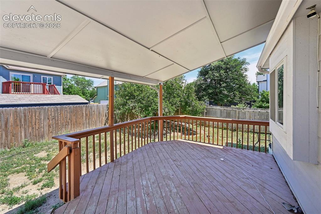Image 17 of 34: Deck