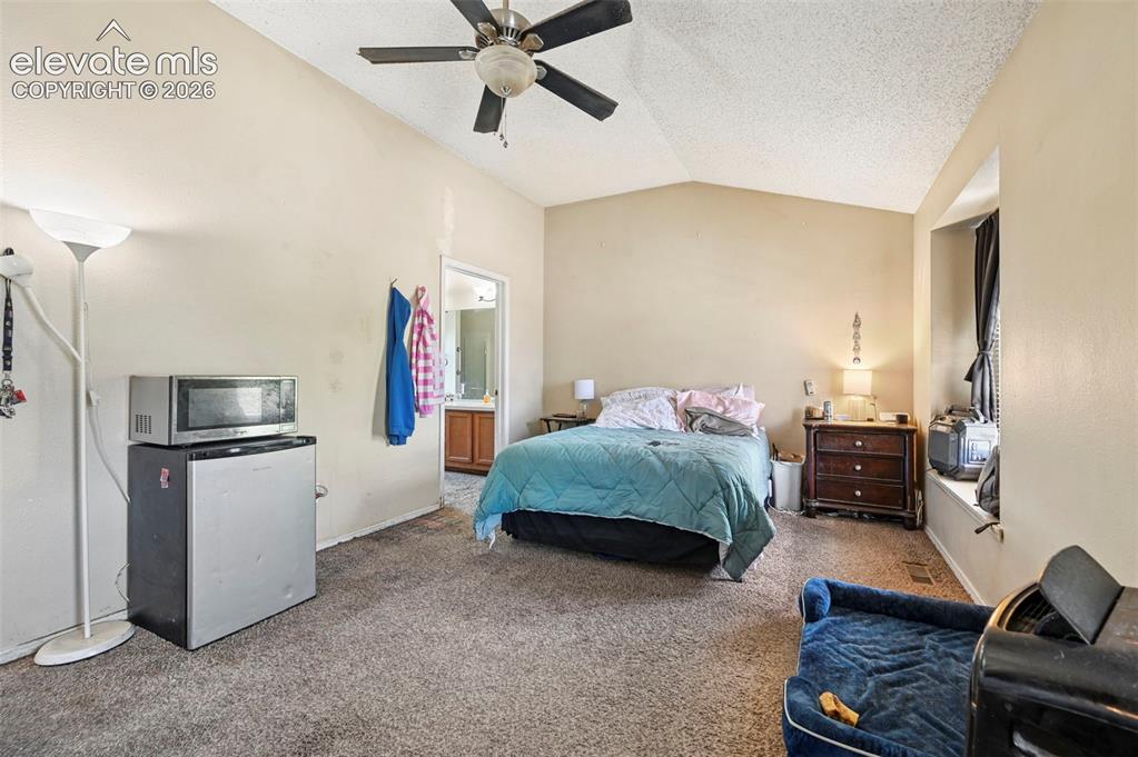 Image 19 of 34: Master Bedroom