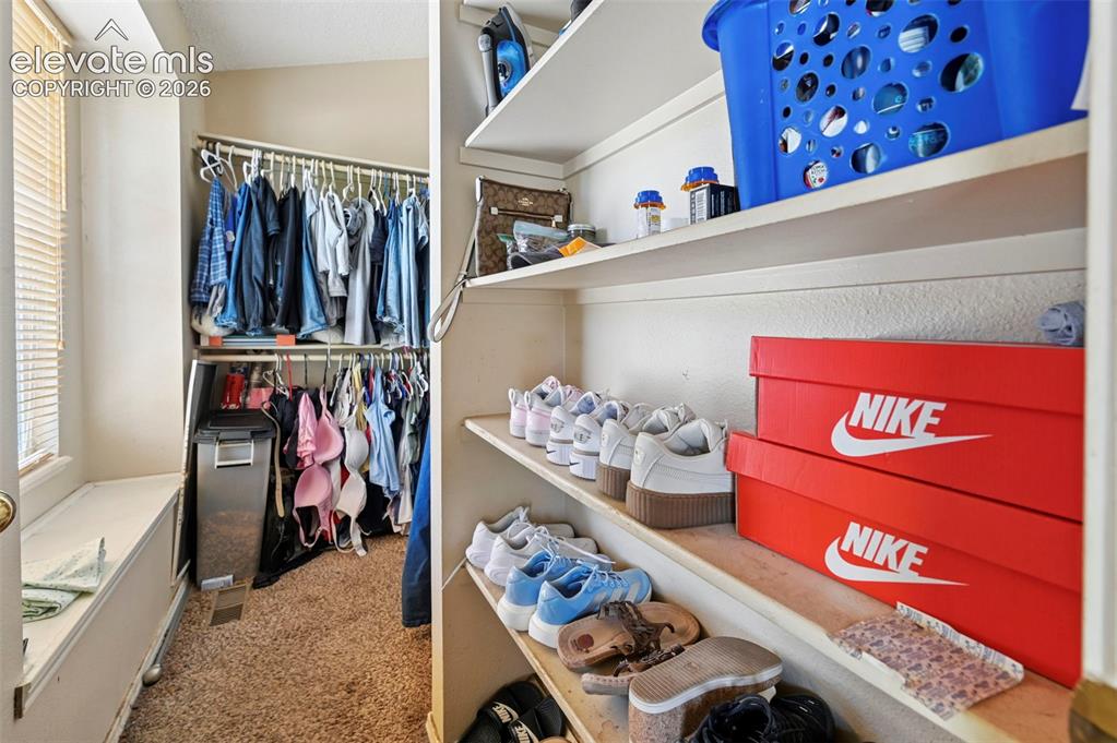 Image 20 of 34: Closet