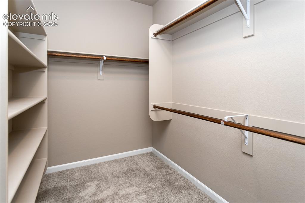 Image 21 of 49: Closet