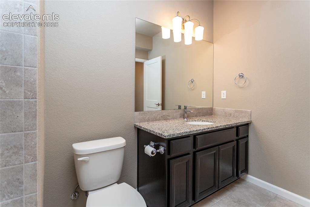 Image 33 of 49: Bathroom