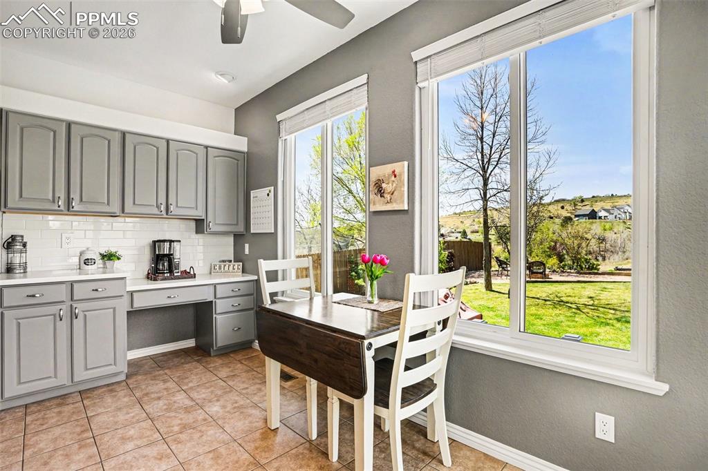 Image 21 of 50: Dining Area