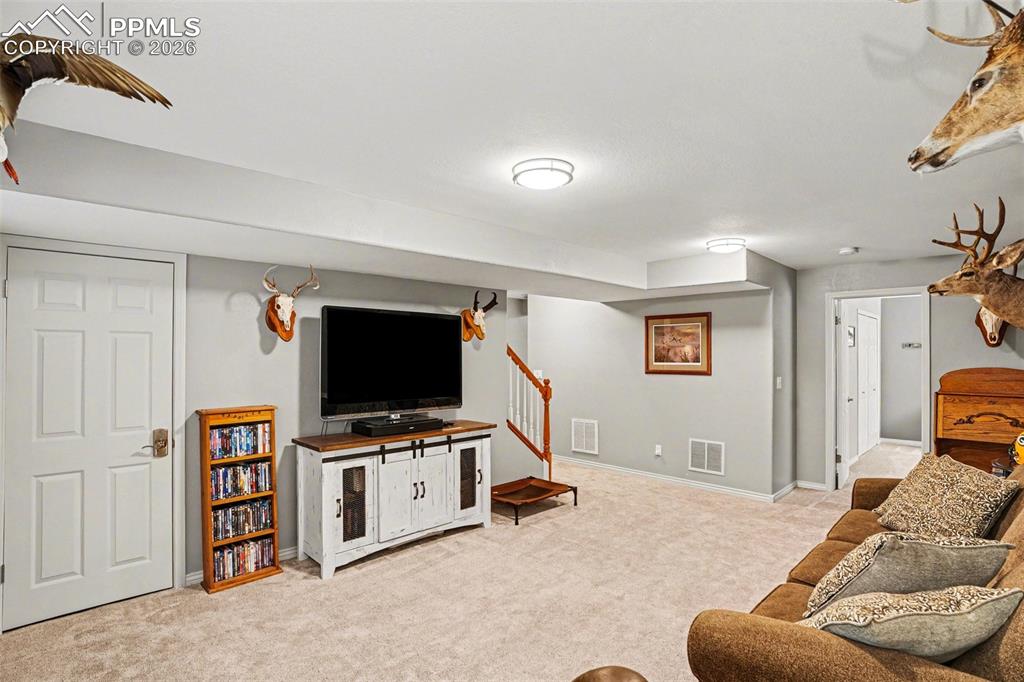 Image 23 of 50: Family Room