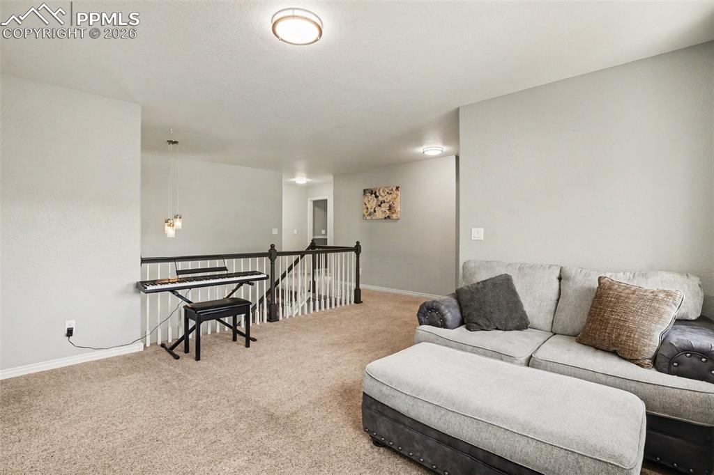 Image 27 of 50: Loft