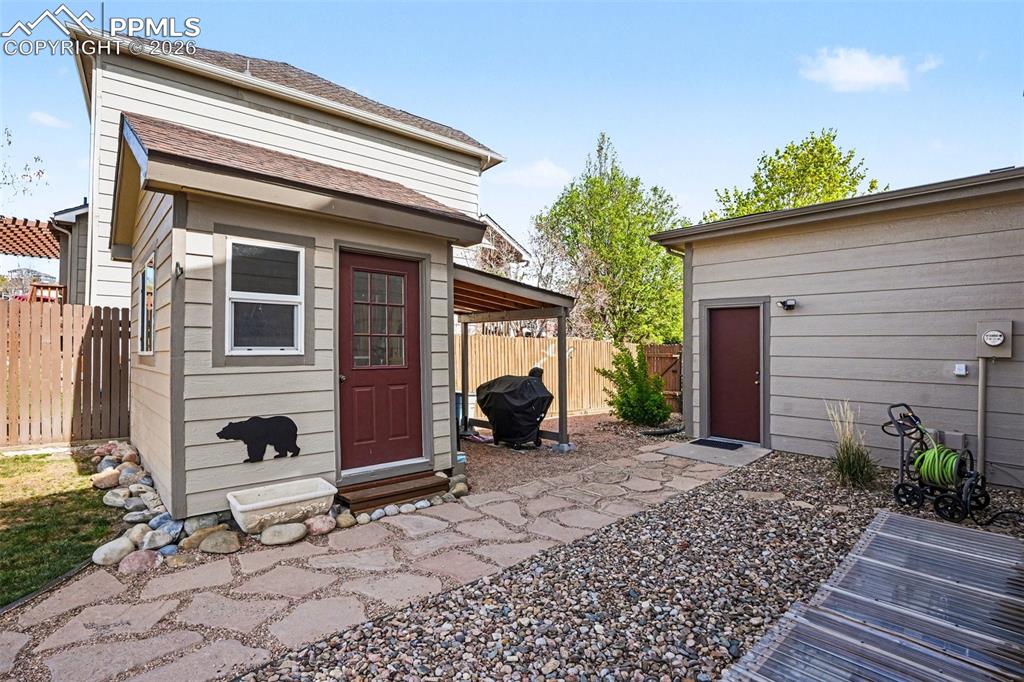 Image 42 of 50: Storage