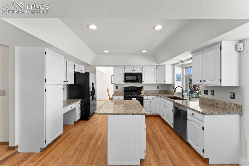 Image 12 of 48: Kitchen