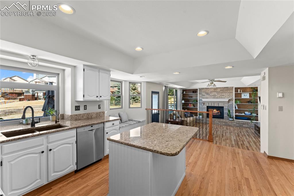 Image 13 of 48: Kitchen