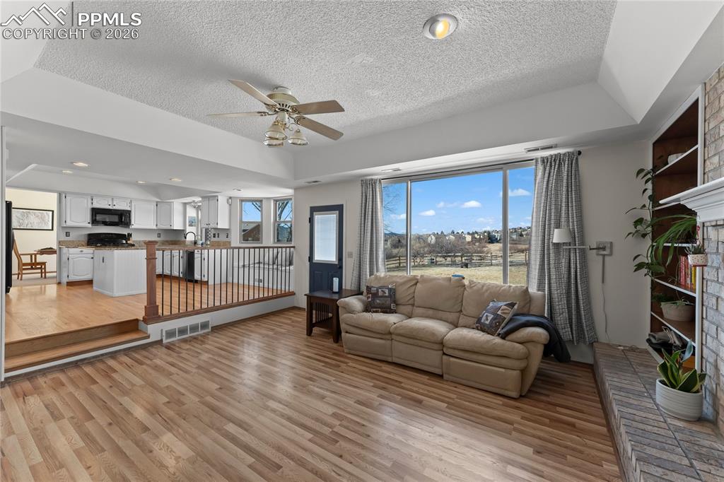 Image 18 of 48: Living Room