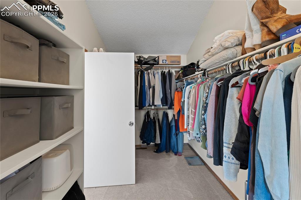 Image 28 of 48: Closet