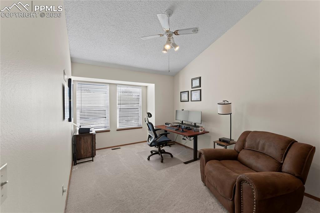 Image 32 of 48: Bedroom