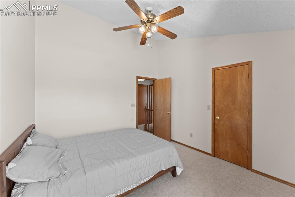 Image 35 of 48: Bedroom