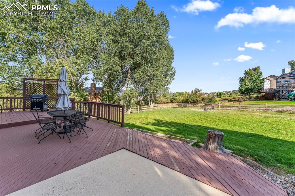 Image 45 of 48: Deck