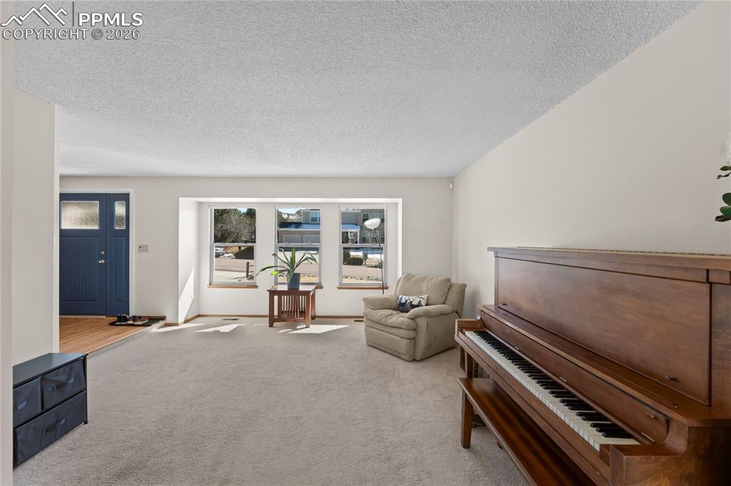 Image 7 of 48: Sitting Room