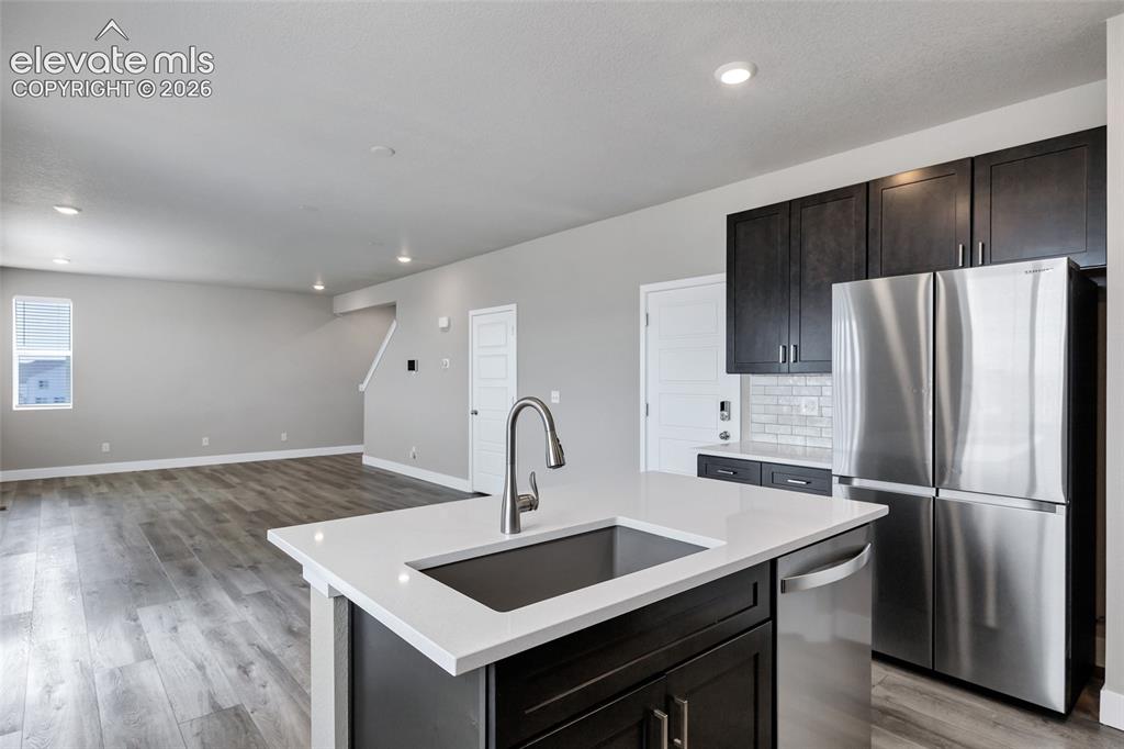 Image 15 of 49: Kitchen