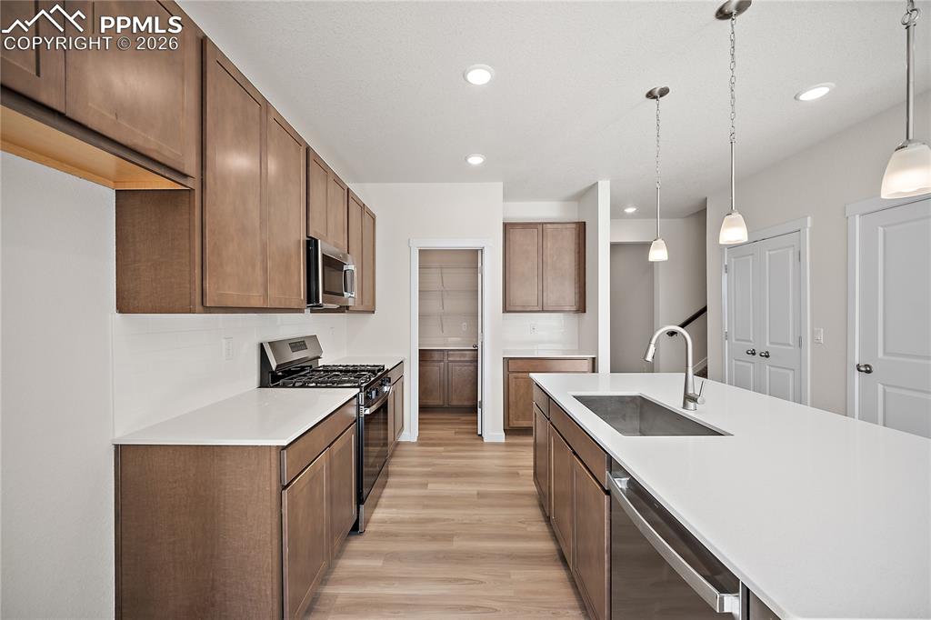 Image 12 of 43: Kitchen