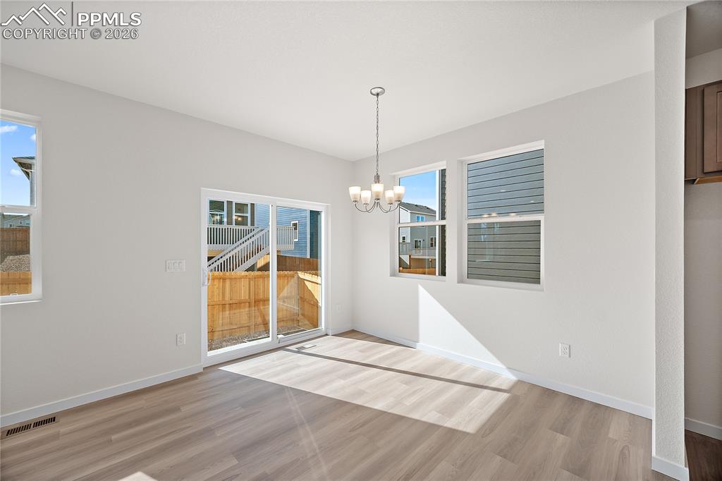 Image 14 of 43: Dining Area