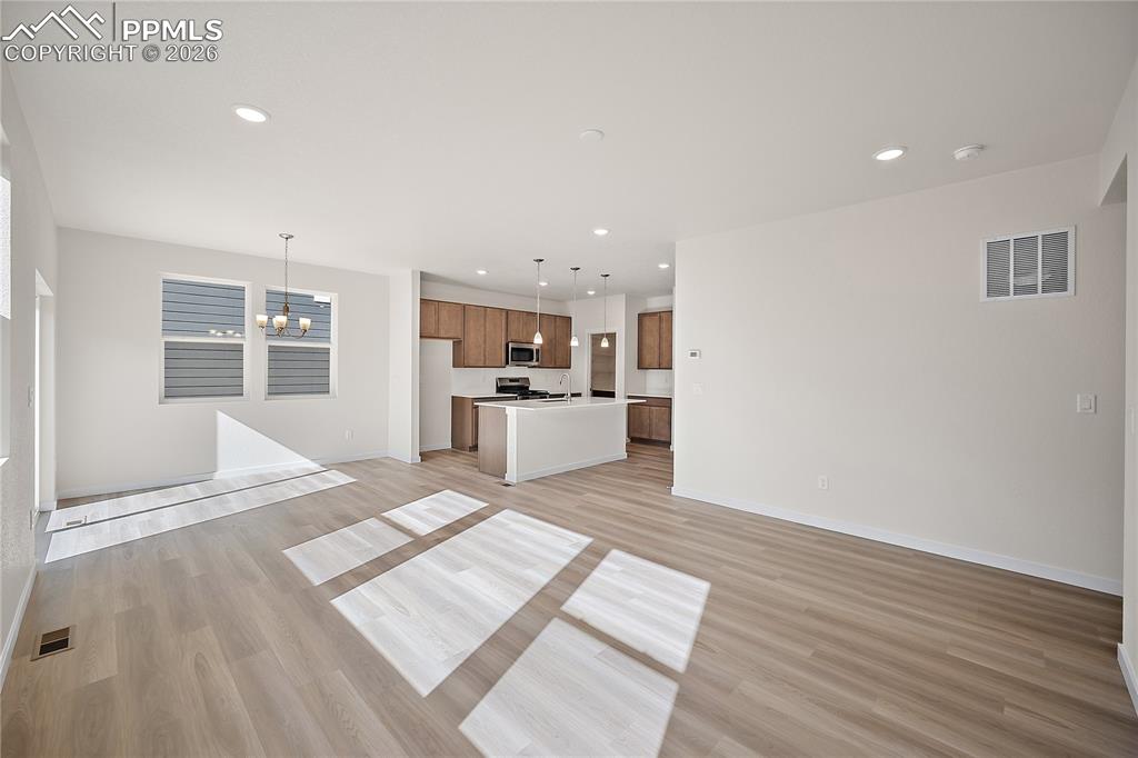 Image 19 of 43: Living Room