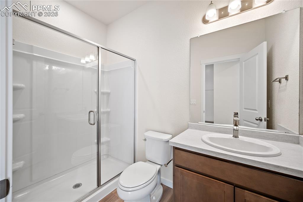 Image 21 of 43: Bathroom