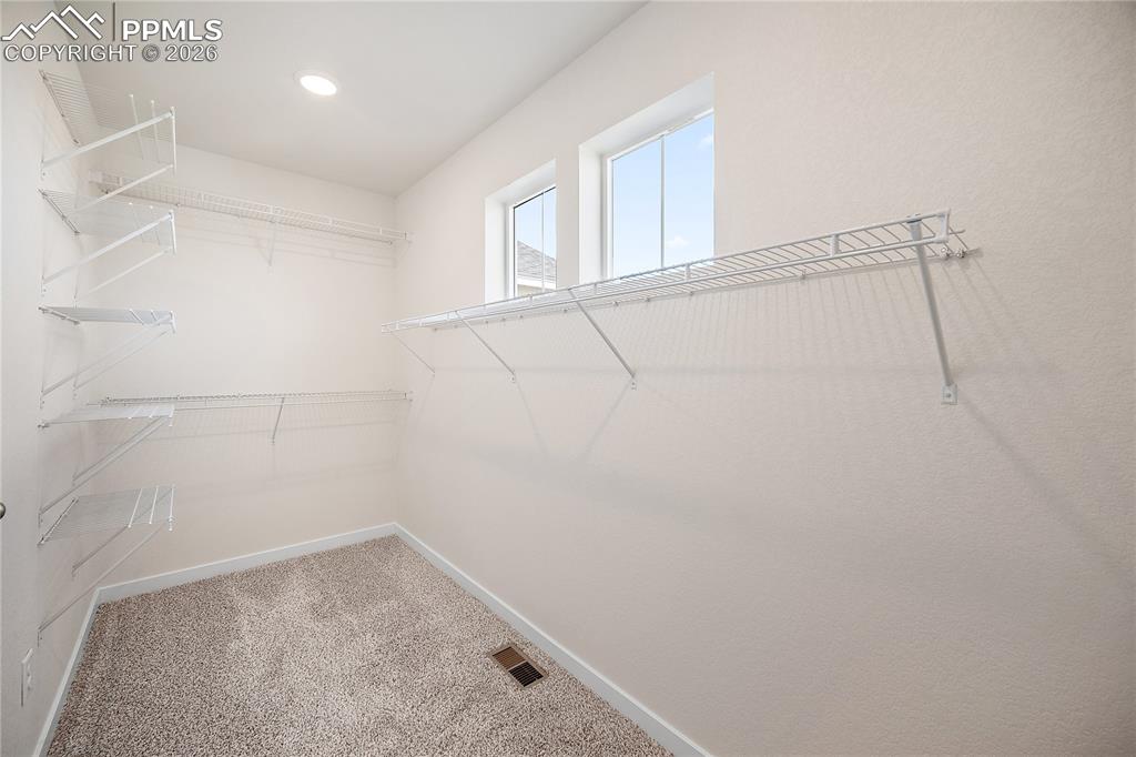 Image 31 of 43: Closet