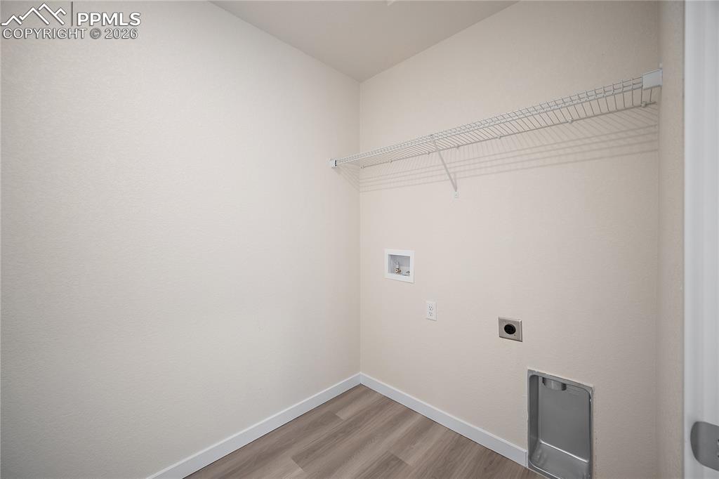 Image 32 of 43: Laundry