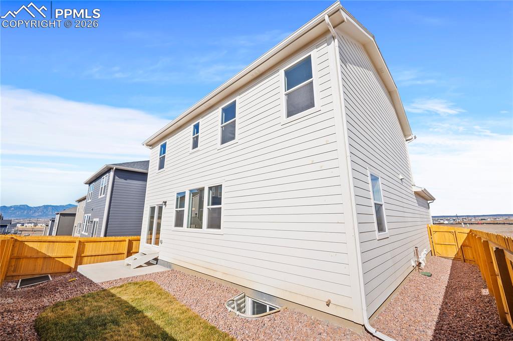 Image 5 of 43: Back of Structure