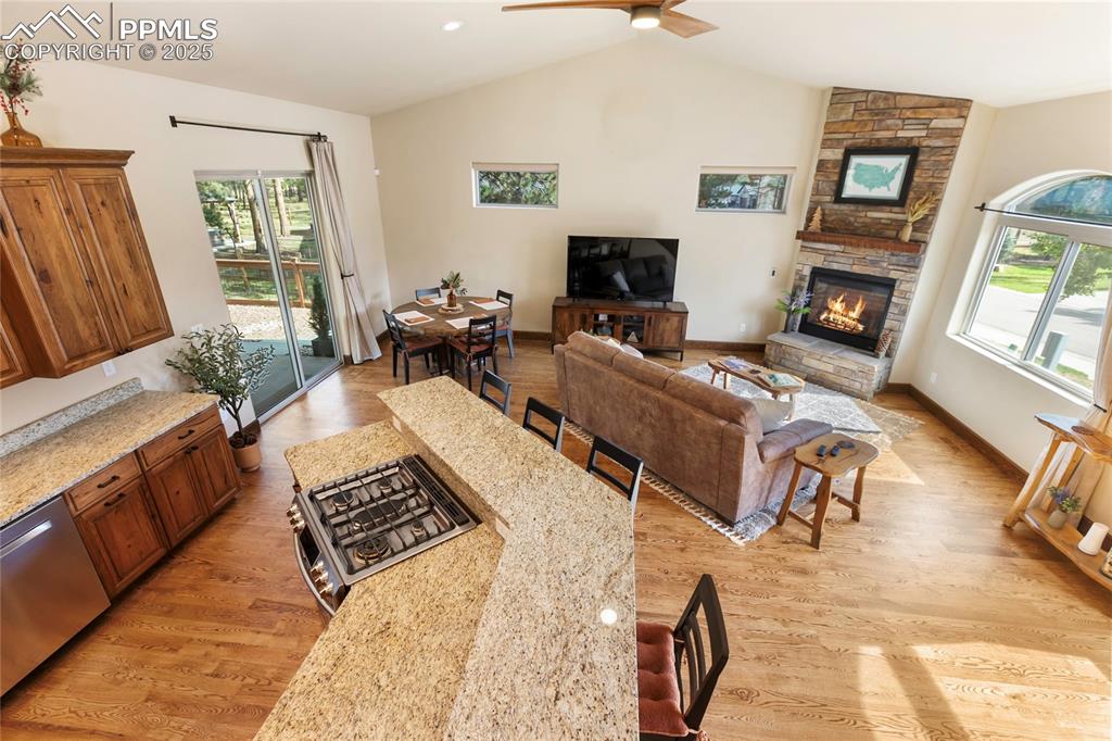 Image 12 of 40: Living Room