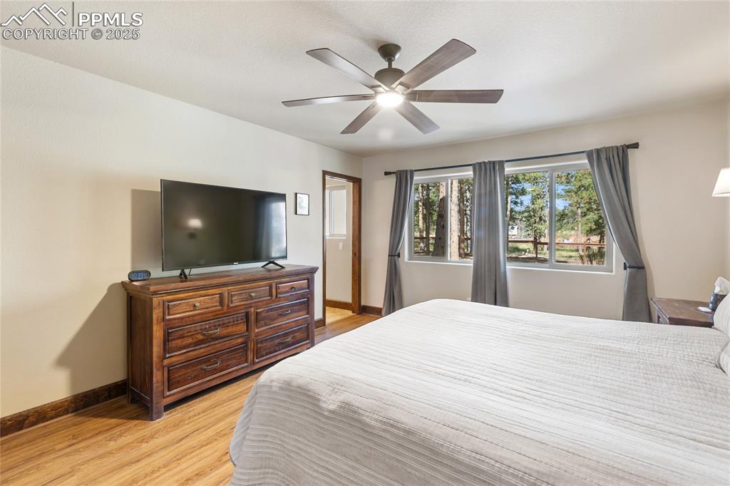 Image 24 of 40: Bedroom