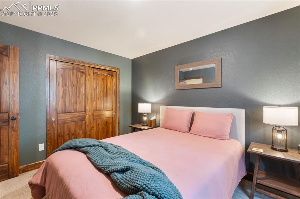 Image 27 of 40: Bedroom