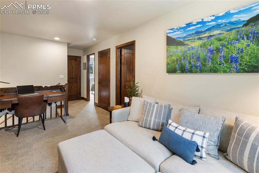 Image 31 of 40: Living Room